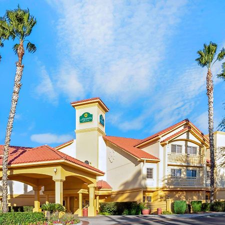 Отель La Quinta By Wyndham Tucson Airport Экстерьер фото