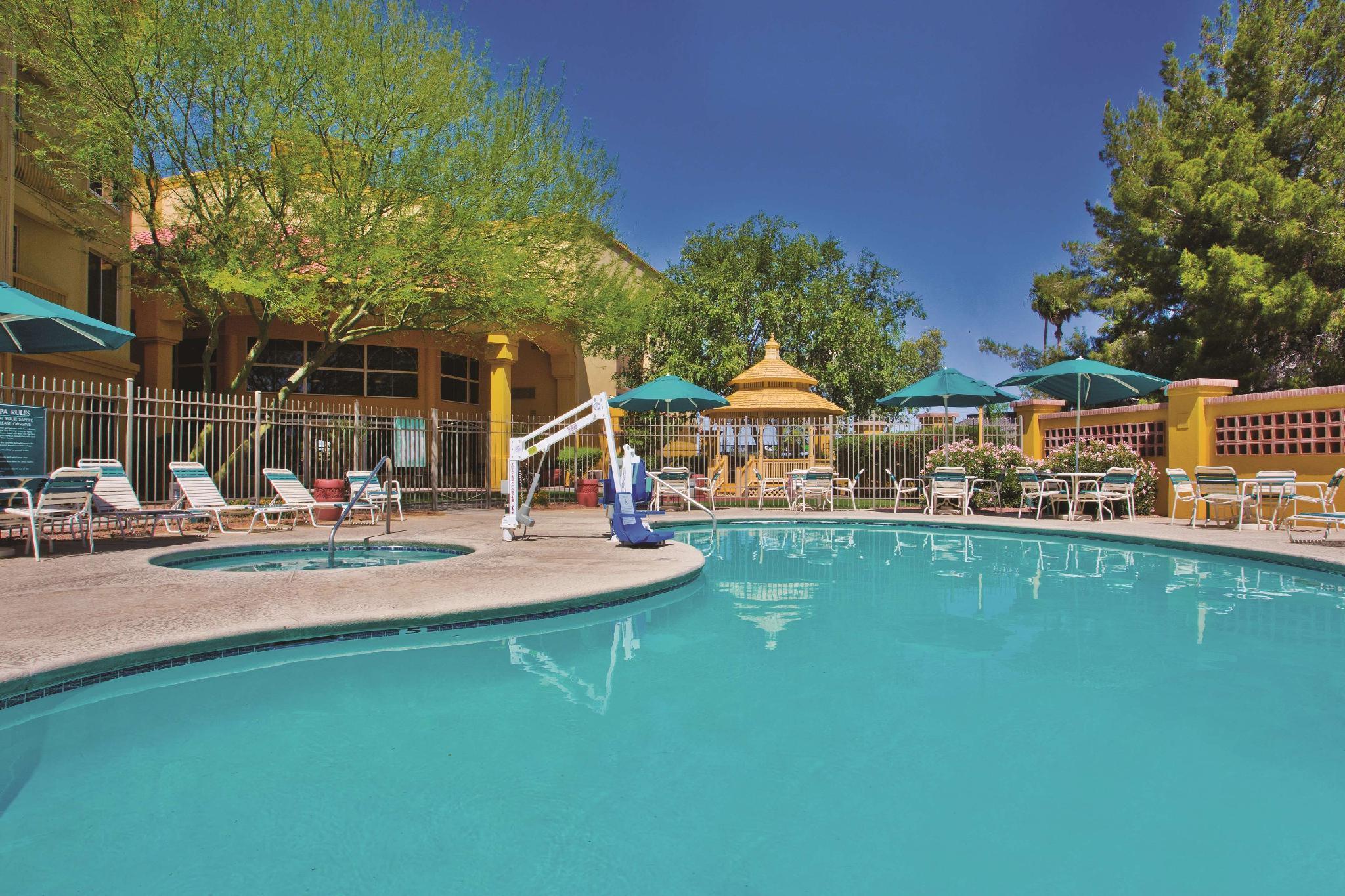 Отель La Quinta By Wyndham Tucson Airport Экстерьер фото